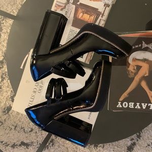 Patent Steve Madden Mary Jane Platforms